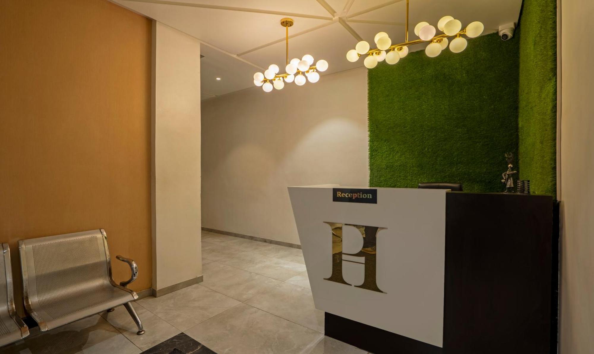 Treebo Prasha Hotel Nászik Kültér fotó